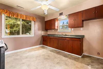 1014 and 1014 1/2   So. Lawrence Street, Tacoma, WA 98405 - Photo 15