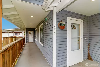 3215 19th Street, Everett, WA 98201 - Photo 5