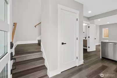 503 NE 42nd Street, Seattle, WA 98105 - Photo 3