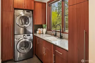 1018 E Lake Sammamish Pkwy SE, Sammamish, WA 98075 - Photo 19