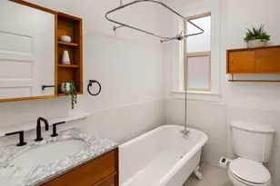 129 Warren Ave N, Seattle, WA 98109 - Photo 11