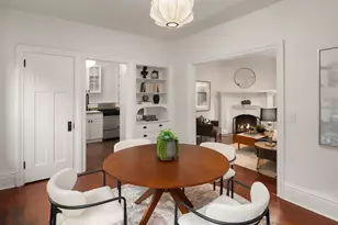 129 Warren Ave N, Seattle, WA 98109 - Photo 3