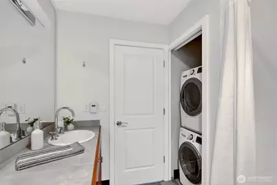 321 E Thomas Street #303, Seattle, WA 98102 - Photo 15