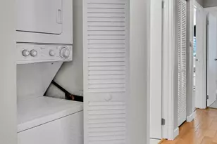 2350 10th Ave E, Seattle, WA 98102 - Photo 15