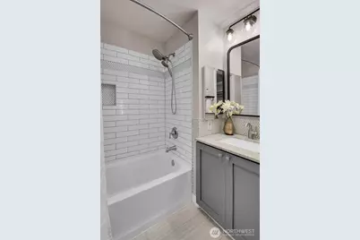 2350 10th Avenue E #111, Seattle, WA 98102 - Photo 15