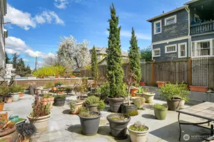 2350 10th Ave E, Seattle, WA 98102 - Photo 23