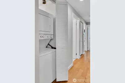 2350 10th Avenue E #111, Seattle, WA 98102 - Photo 11