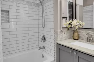 2350 10th Ave E, Seattle, WA 98102 - Photo 19