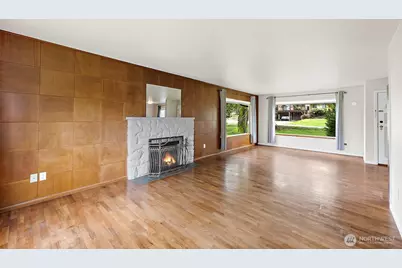 1105 21st Street SW, Puyallup, WA 98371 - Photo 9