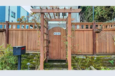 4233 S Lucile Street, Seattle, WA 98118 - Photo 3