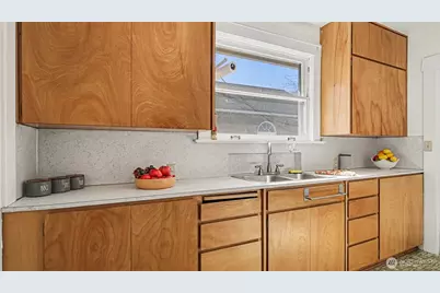 7220 4th Avenue NW, Seattle, WA 98117 - Photo 9