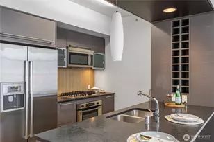 820 Blanchard St, Seattle, WA 98121 - Photo 9