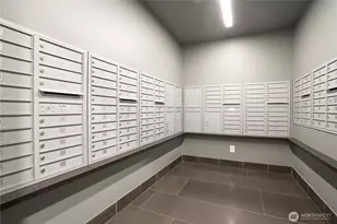 820 Blanchard St, Seattle, WA 98121 - Photo 27