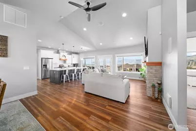 885 Autumn Crest Drive, Wenatchee, WA 98801 - Photo 3