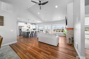 885 Autumn Crest Dr, Wenatchee, WA 98801 - Photo 3