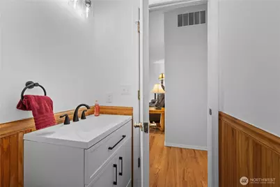 5801 51st Avenue Ct E, Tacoma, WA 98443 - Photo 13