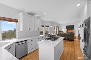 5801 51st Ave Ct E, Tacoma, WA 98443 - Photo 9