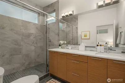 2330 W Plymouth Street #B, Seattle, WA 98199 - Photo 23