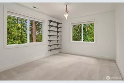 13609 NE 28th Street, Bellevue, WA 98005 - Photo 17