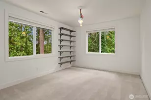 13609 NE 28th St, Bellevue, WA 98005 - Photo 17