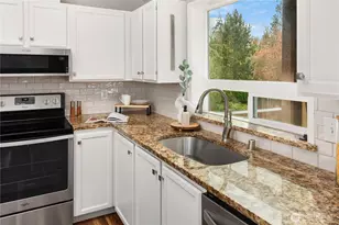 814 213th St SE, Bothell, WA 98021 - Photo 5