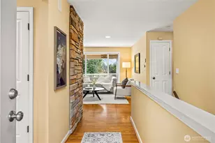 231 105th Ave SE, Bellevue, WA 98004 - Photo 3