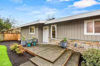 231 105th Avenue SE, Bellevue, WA 98004 - Photo 1