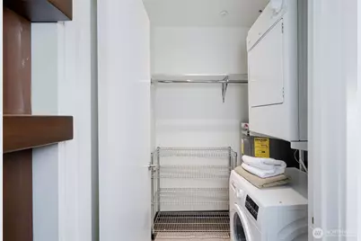 711 E Denny Way #306, Seattle, WA 98122 - Photo 11