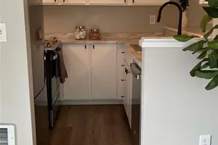 3429 Burke Ave N, Seattle, WA 98103 - Photo 27