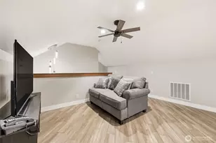 10717 212th St E, Graham, WA 98338 - Photo 23