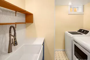 201 N 57th St, Seattle, WA 98103 - Photo 33