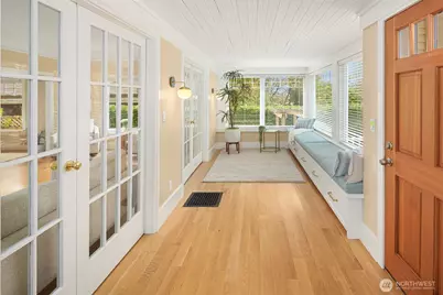 201 N 57th Street, Seattle, WA 98103 - Photo 3