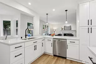 22124 NE 9th Pl, Sammamish, WA 98074 - Photo 11