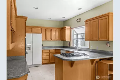 25719 Lake Wilderness Country Club Drive SE, Maple Valley, WA 98038 - Photo 13