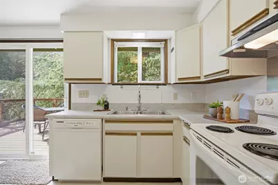 1415 Oriental Avenue, Bellingham, WA 98229 - Photo 11