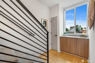 908 N 46th St, Seattle, WA 98103 - Photo 15