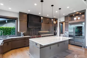 5629 Pleasure Point Ln SE, Bellevue, WA 98006 - Photo 13