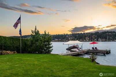 5629 Pleasure Point Lane SE, Bellevue, WA 98006 - Photo 37