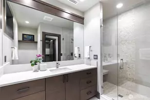 5629 Pleasure Point Ln SE, Bellevue, WA 98006 - Photo 35