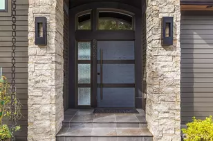 5629 Pleasure Point Ln SE, Bellevue, WA 98006 - Photo 3