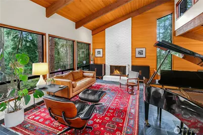 19616 44th Place NE, Lake Forest Park, WA 98115 - Photo 1