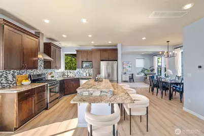 421 NE 60th Street, Seattle, WA 98115 - Photo 13