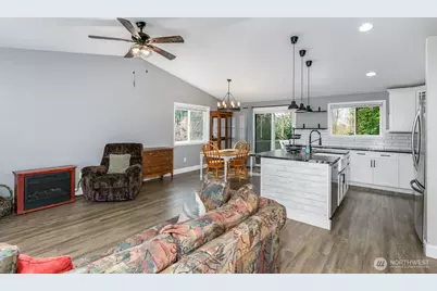 8618 74th Drive NE, Marysville, WA 98270 - Photo 3