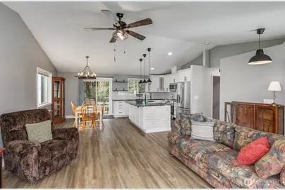 8618 74th Drive NE, Marysville, WA 98270 - Photo 11