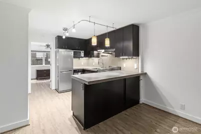 752 Bellevue Avenue E #202, Seattle, WA 98102 - Photo 5