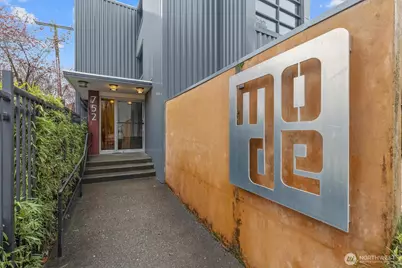752 Bellevue Avenue E #202, Seattle, WA 98102 - Photo 1