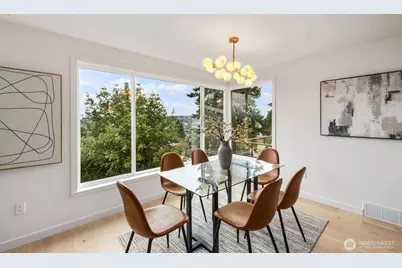 3232 26th Avenue W, Seattle, WA 98199 - Photo 5