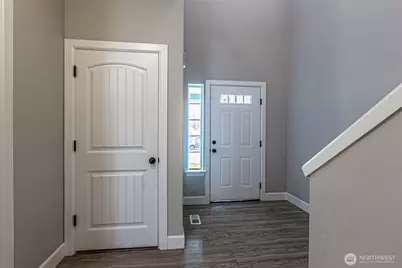 917 NE Burton Ray Street NE, Lacey, WA 98516 - Photo 3