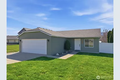 657 S Lawler Avenue, East Wenatchee, WA 98802 - Photo 1
