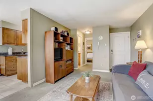 403 E Thomas St, Seattle, WA 98102 - Photo 15